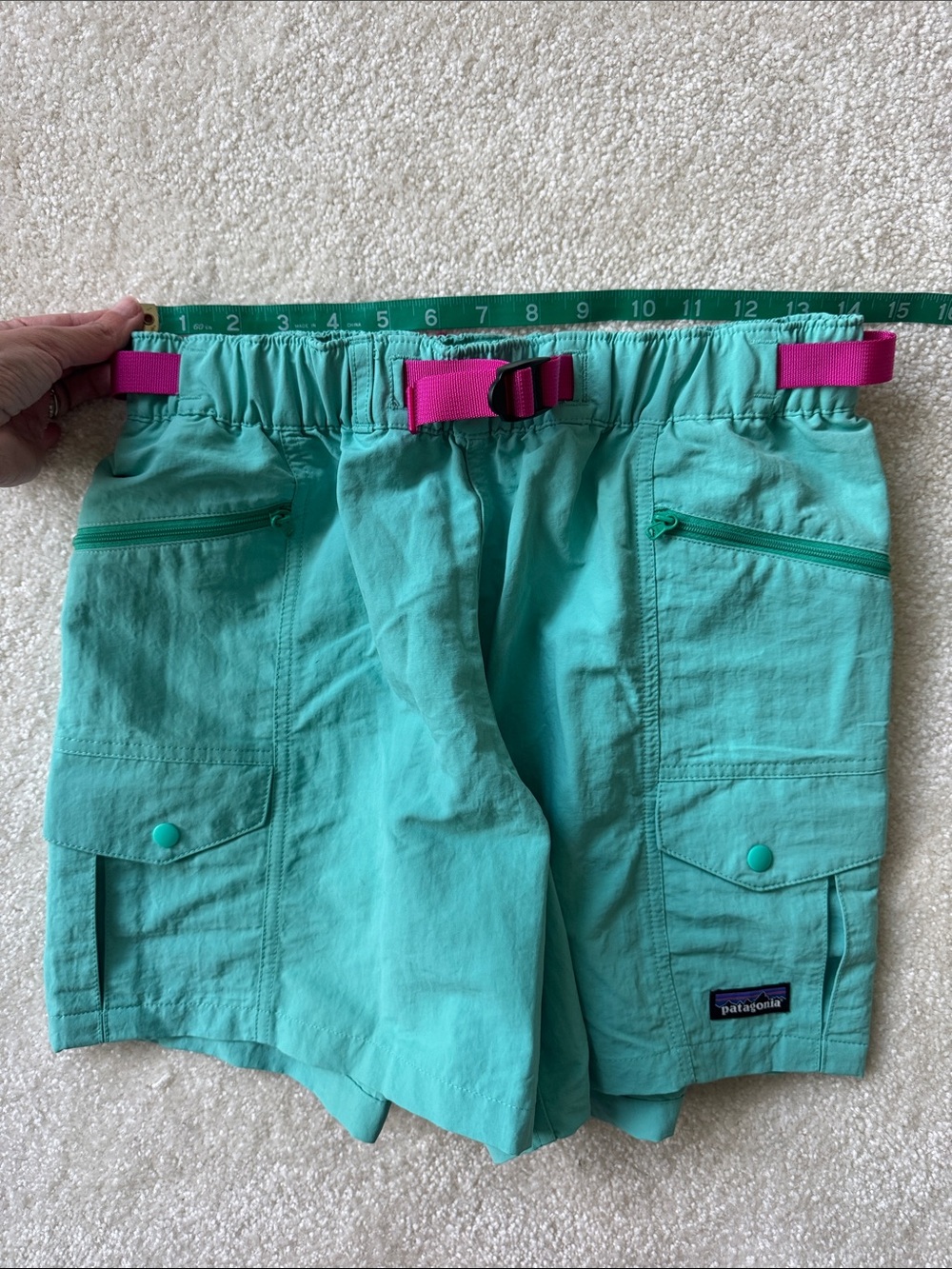 Patagonia Women’s Teal Outdoor Cargo Shorts with Pink Web Belt - Picture 6 of 8